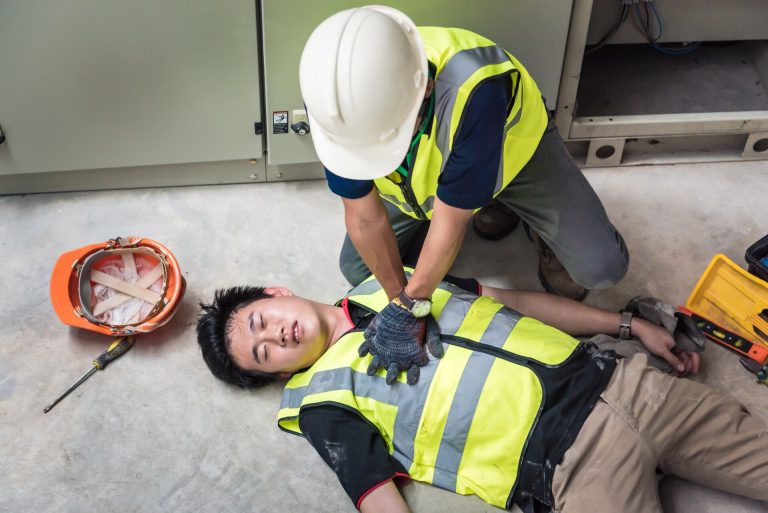 How first aid courses improve emergency response and workplace safety